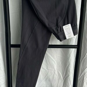 Victoria's Secret Ultimate High-Rise Leggings in black Medium New logo waistline